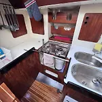Botel Cosy Boat Lisbon
