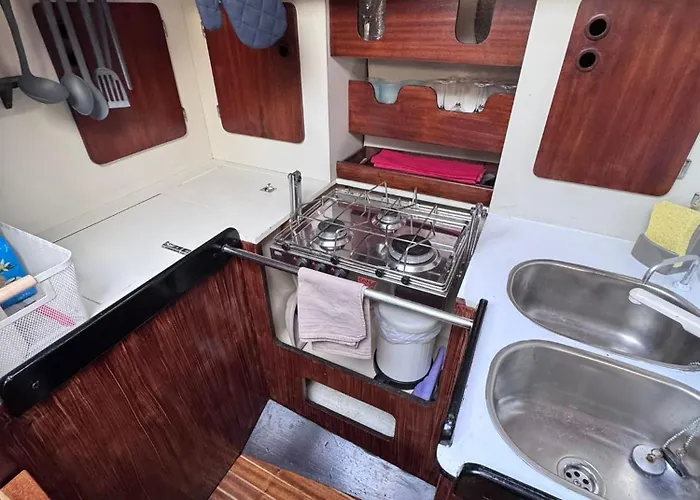 Botel Cosy Boat Lissabon