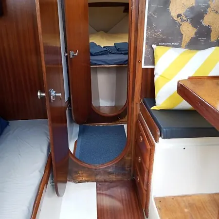 Cosy Boat