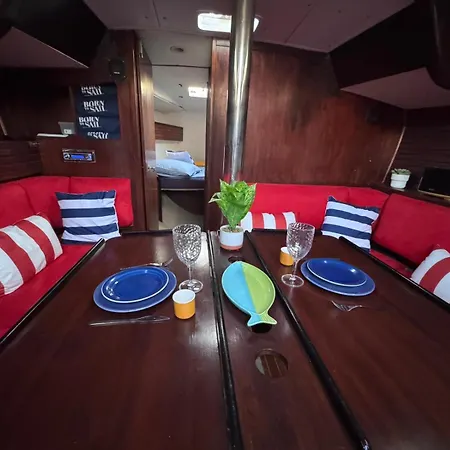 Hotel na wodzie Cosy Boat