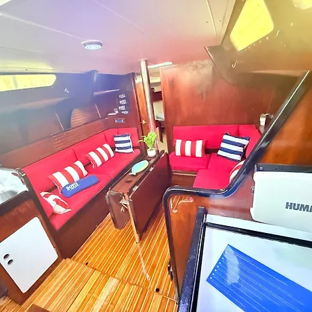 Úszó hotel Cosy Boat Lisboa