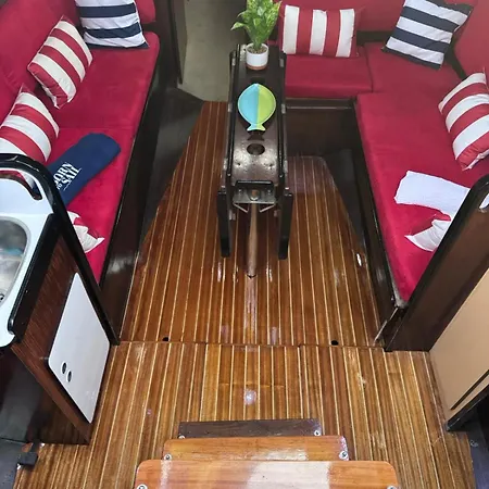 Cosy Boat Ботель *