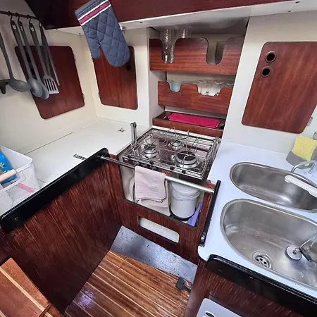 Ботель Cosy Boat Лиссабон