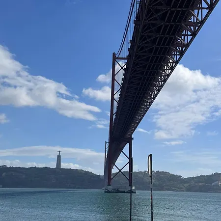 Πλωτό κατάλυμα Cosy Boat Lisboa